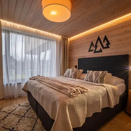 Stroemy Demaenovska Dolina *